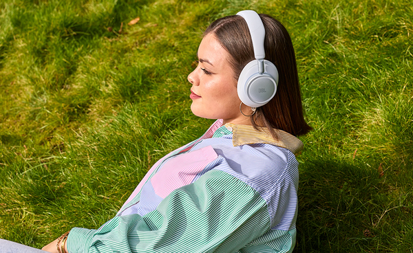 JBL - Live 780NC Over-Ear Powerful Adaptive Noise Cancelling 2.0