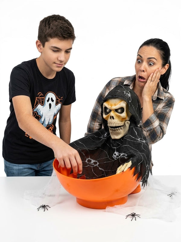 Halloween - Skeleton Figure With Plate