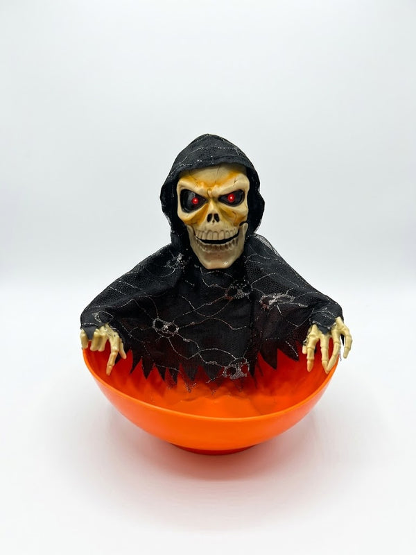 Halloween - Skeleton Figure With Plate