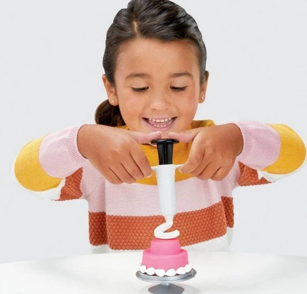 Play-Doh Rising Cake Oven Playset