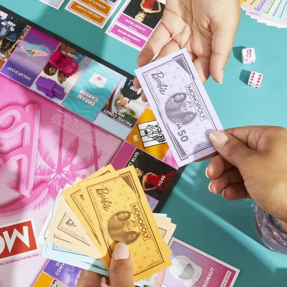 Hasbro - Monopoly: Barbie Edition - Board Game
