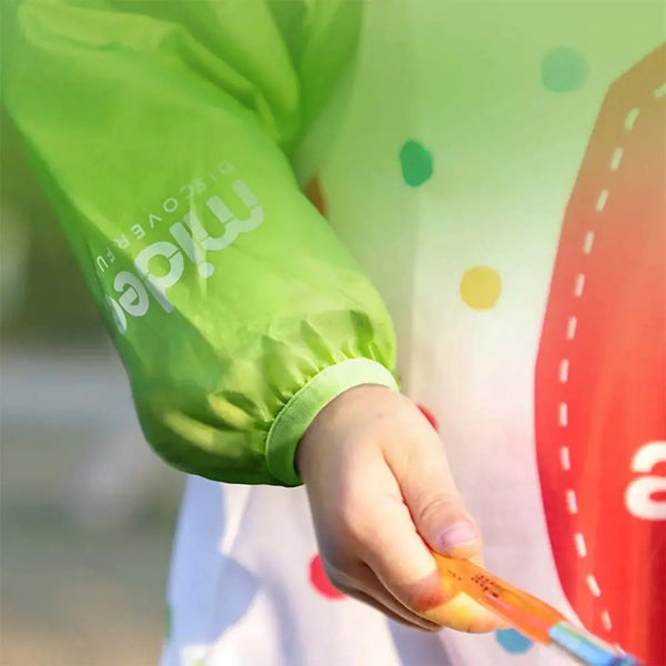معطف ميدير المقاوم للماء بتصميم اليرقة الجائعة جداً - مريلة رسم للأطفال