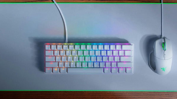 لوحة مفاتيح الألعاب Razer Huntsman Mini Mercury Edition بمفاتيح أرجوانية