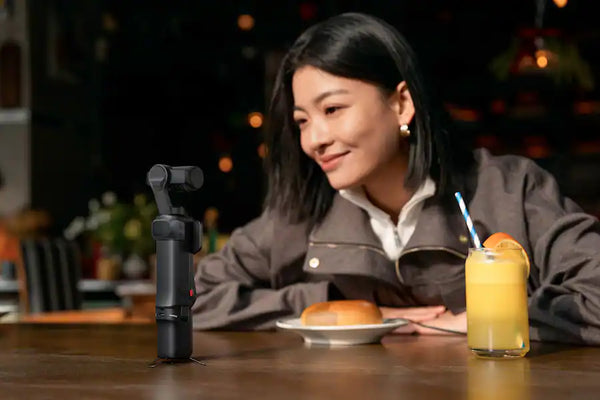 Insta360 - Luna Ultra - Gimbal Cameras - Standard Bundle - Cosmic Black