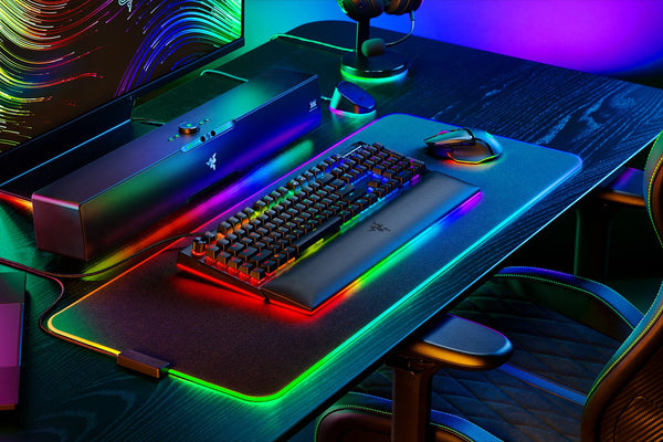لوحة مفاتيح الألعاب الميكانيكية Razer BlackWidow V4 Pro بمفاتيح Green Switch