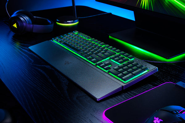 لوحة مفاتيح الألعاب Razer Ornata V3 X ذات الأغشية منخفضة الارتفاع بإضاءة RGB - صامتة