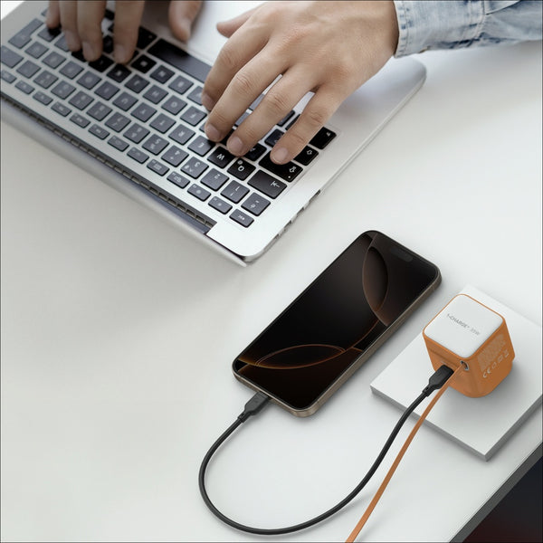 MOMAX 1-CHARGE 35W GAN 1 PORT CHARGER WITH BUILT-IN USB-C CABLE - ORANGE