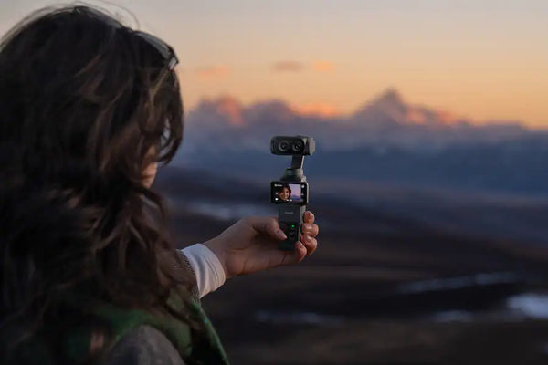 Insta360 - Luna Ultra  - Gimbal Cameras - Standard Bundle - Cosmic Black